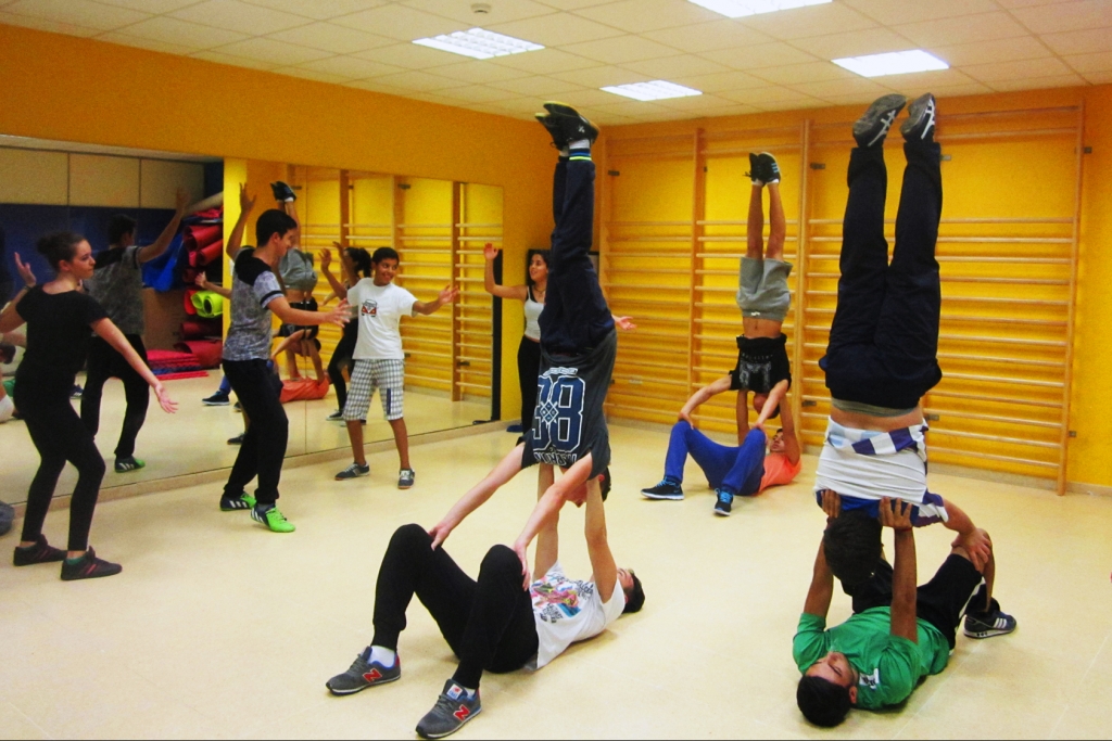 ACRO 2